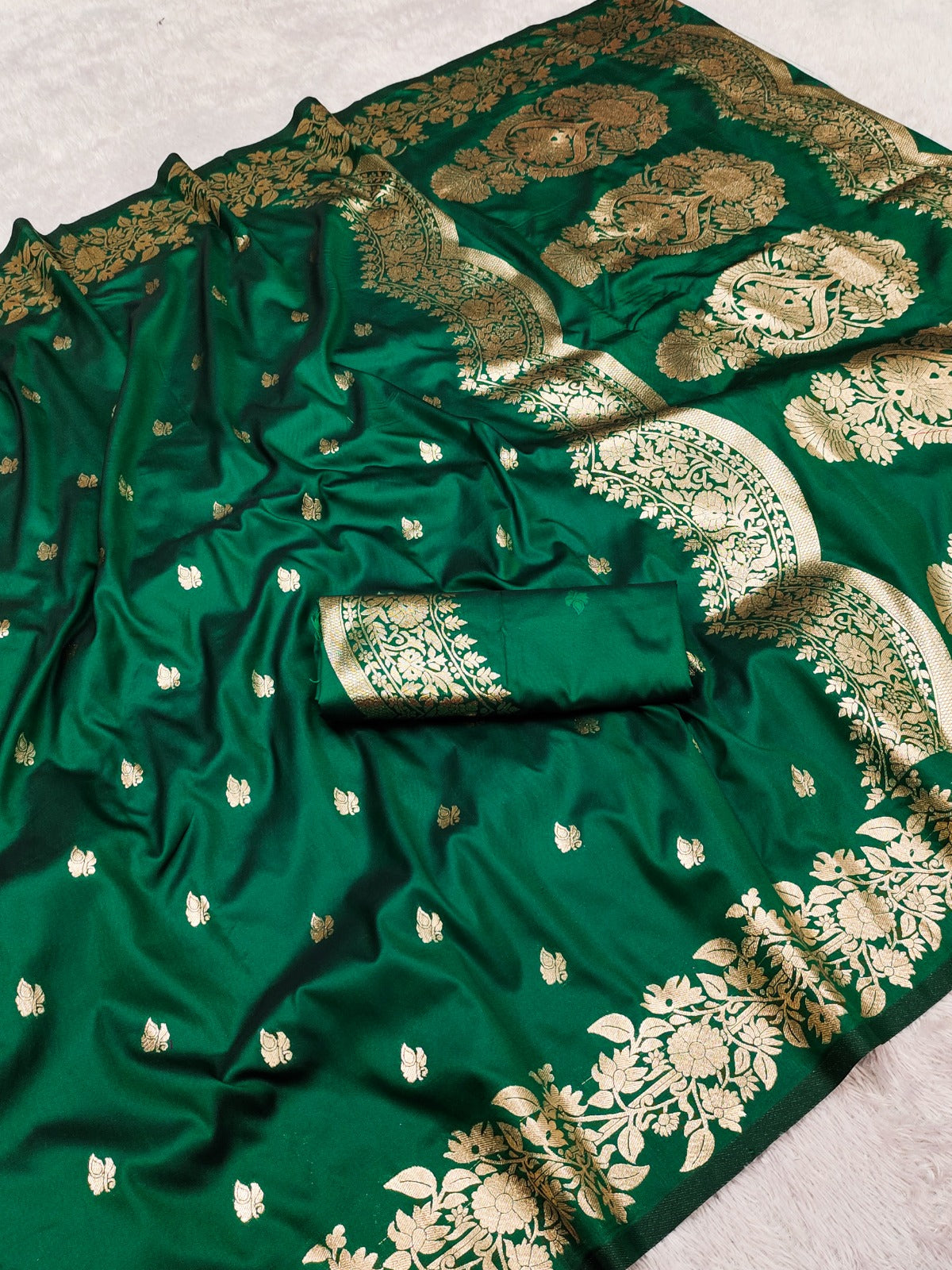 Open Border Banarasi Silk (With Blouse Piece)