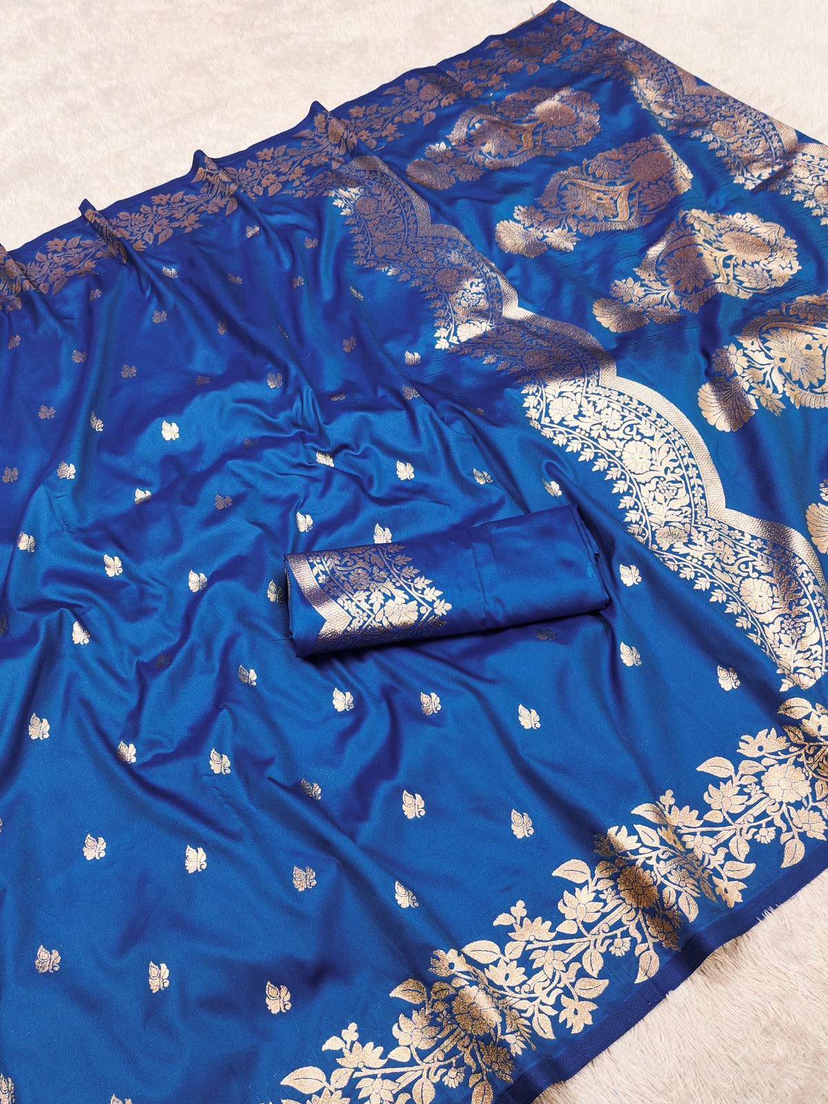 Open Border Banarasi Silk (With Blouse Piece)
