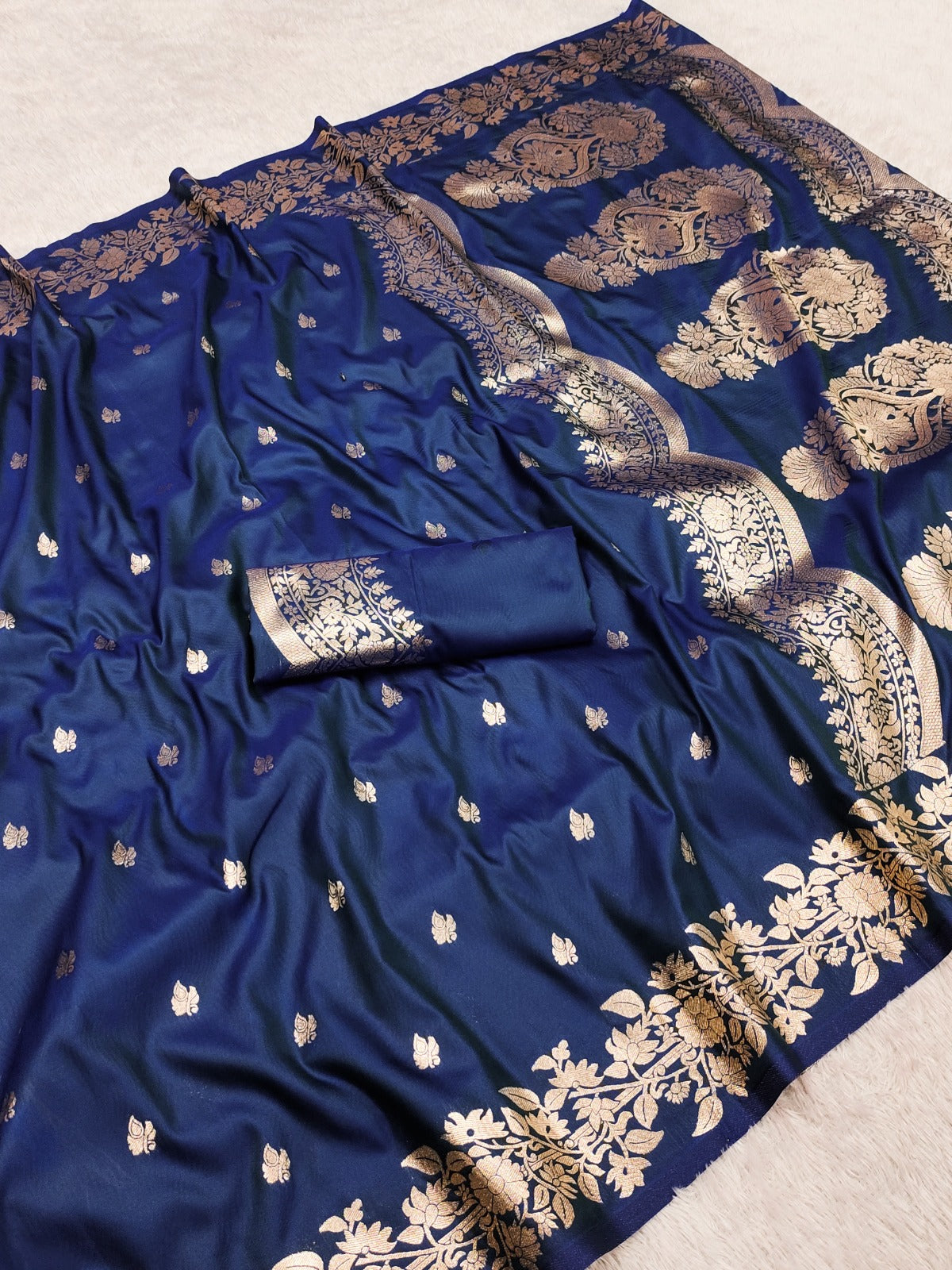 Open Border Banarasi Silk (With Blouse Piece)